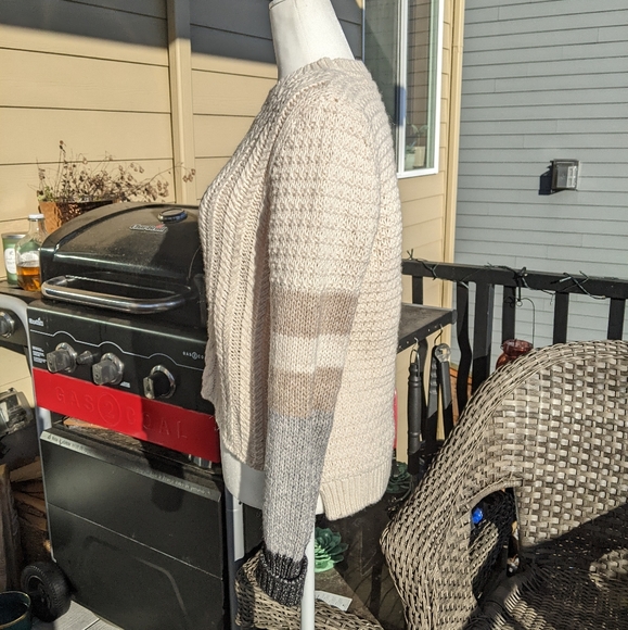 Cable knit sweater - Picture 2 of 8